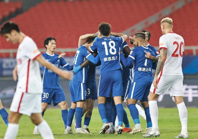 开云体育-还靠定位球!三镇完胜梅州 积分追平山东夺回榜首