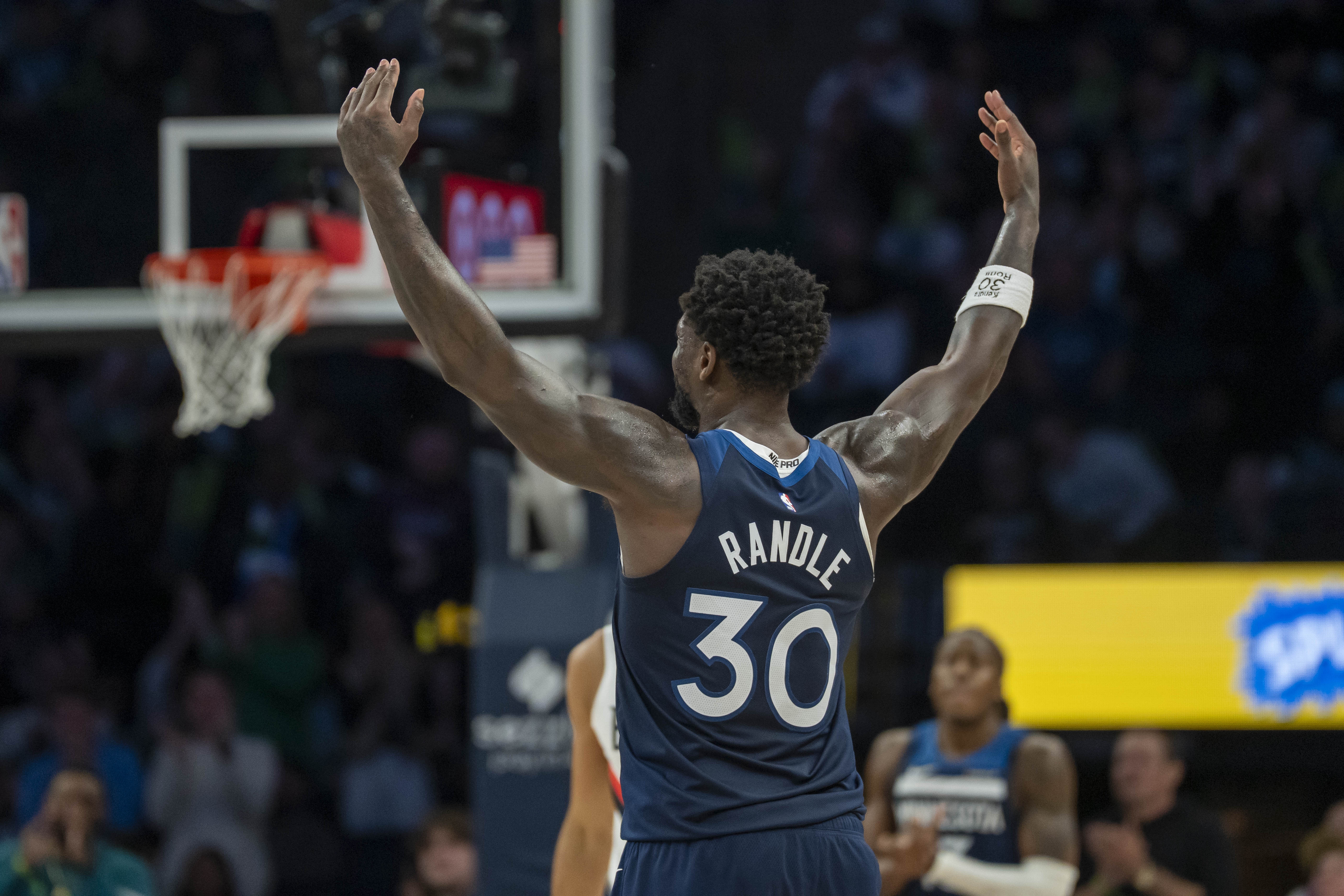 开云体育登录-兰德尔：我们防守其实不错 但开局给了对手太多二次进攻机会